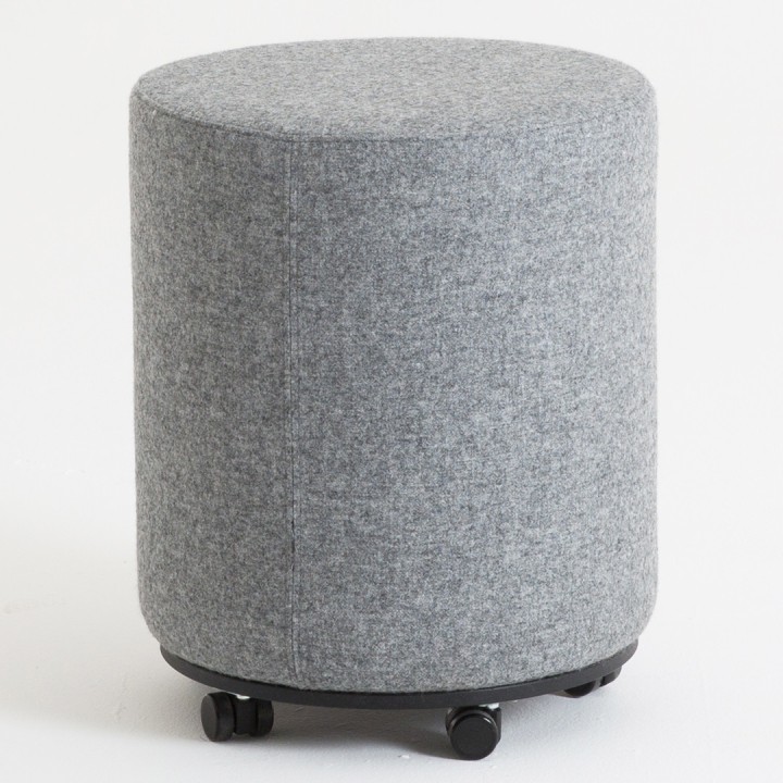 Pouf rond en tissu à roulettes