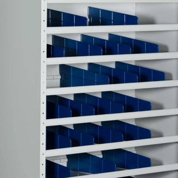 Armoire basse d'atelier à compartiments