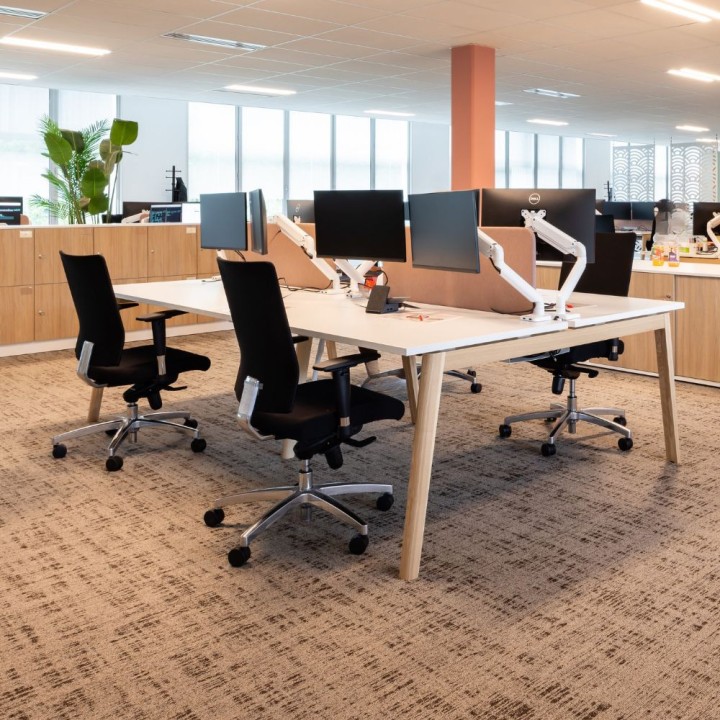 Bench de 4 bureaux pour open space - Gamme cosy wood.
