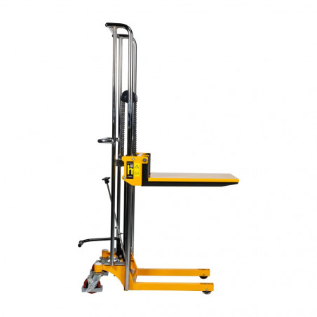 Gerbeur / Table, 400kg, levée 1700mm vue de profil avec fourches a mi hauteur