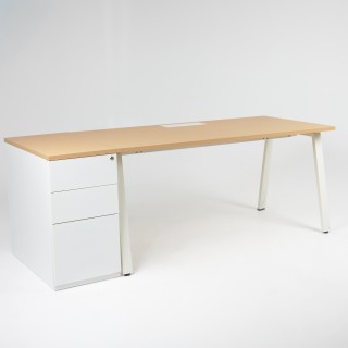 Bureau droit Pure A hêtre avec flap et caisson métallique 3 tiroirs
