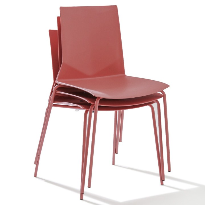 Chaises de bureau 4 pieds Hella terracotta empilées