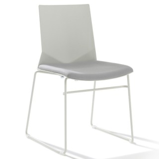 Chaise de bureau Hella avec galette pieds luge - Gris clair, vue de 3/4