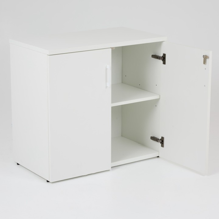 Armoire battante basse en bois H73xL80xP45 cm, coloris blanc, une porte ouverte