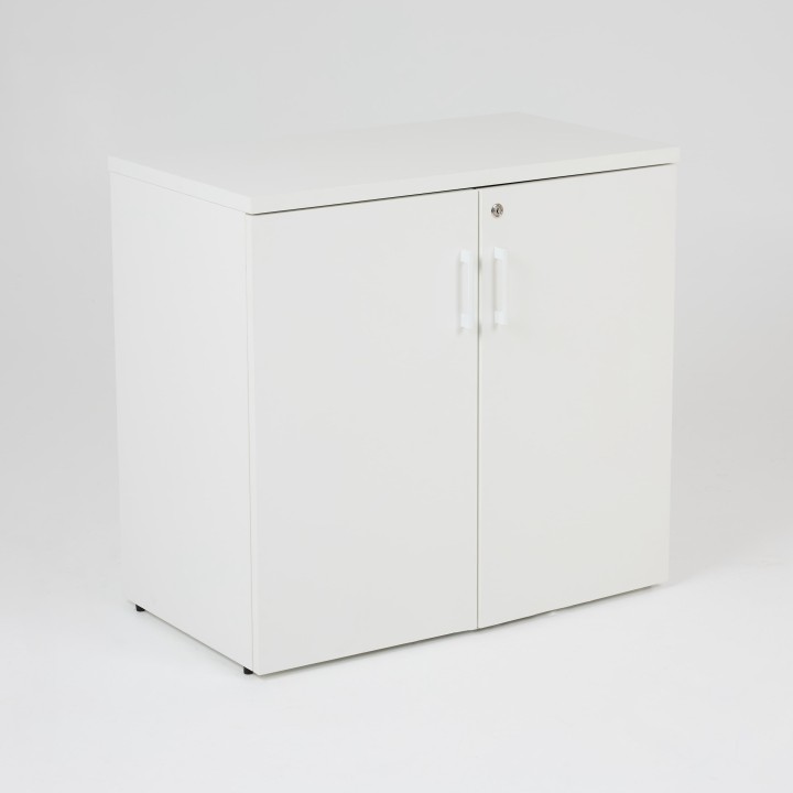 Armoire battante basse en bois H73xL80xP45 cm, coloris blanc, portes fermées